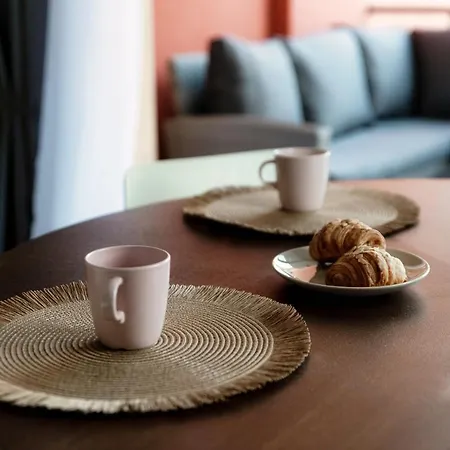 Florissa - By Myhomeincomo アパート ブレーヴィオ