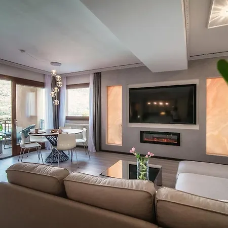 Florissa - By Myhomeincomo *