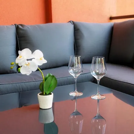 Florissa - By Myhomeincomo *