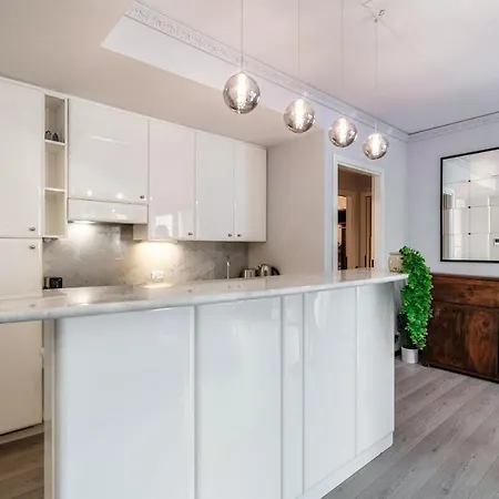 アパート Florissa - By Myhomeincomo